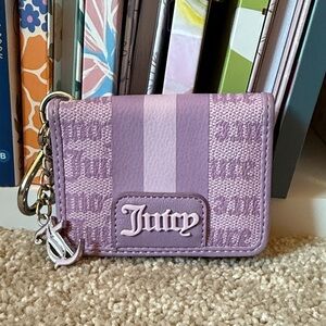 Juicy Couture Wallet💜 EUC